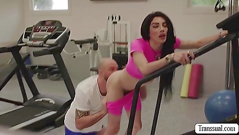 Brunette with big black dick penetrated by the blonde